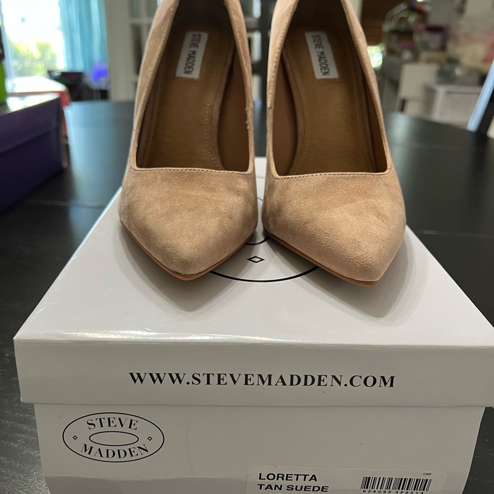 Light Tan/Beige STEVE MADDEN “Loretta” high-block heel pumps